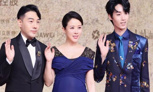 颜丹晨第一任老公现在情况 颜丹晨婚姻状况