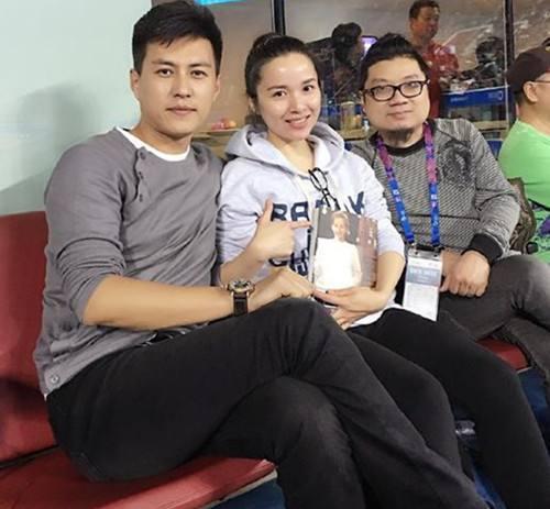 靳东第一任老婆 靳东的三个老婆照片