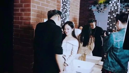 颜值高能力强善于交际的女人 圆滑稳重善于交际的女人