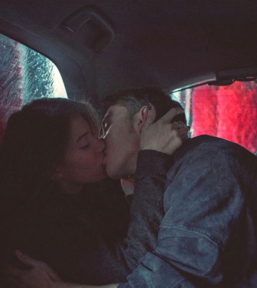 高情商回复男生问想要什么 当一个男生问你想要什么礼物