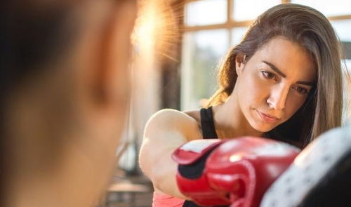 骨子里傲气的女人特点 身上带一股傲气的女孩