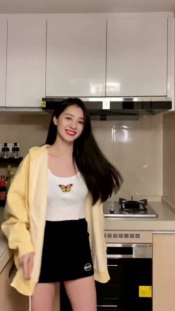 骨子里透露着自信的女生 自信落落大方的女生什么样