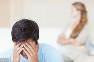 夫妻吵架老公摔东西是什么心理(夫妻吵架男人摔东西代表什么)
