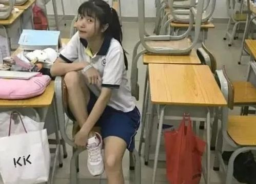 打扮像男孩子的女生是什么心理(女生打扮成男生的样子,行为举止都像男生是怎样的心理)