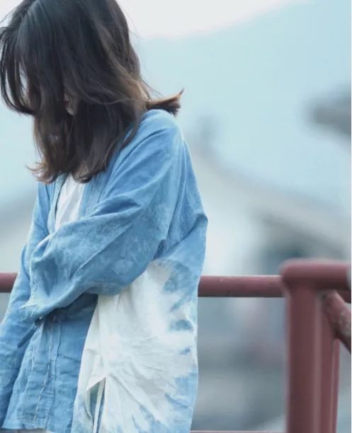 把女人删了她会伤心吗(删掉一个女生她会难过吗)