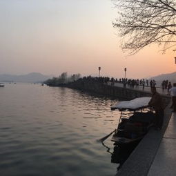 断桥残雪爱情寓意是什么(《断桥残雪》代表什么感情)