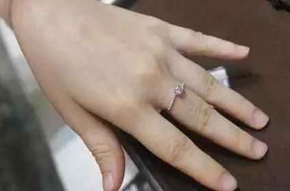 断掌男人可怕吗(男人手断掌是什么样的人 是不是特别绝情)