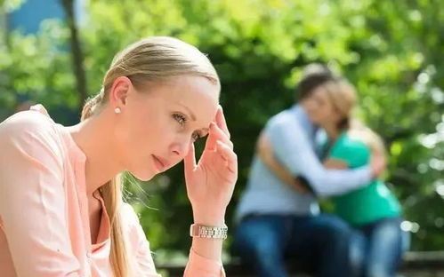 老公和前任偷偷联系怎么办(老公和前女友偷偷联络搞暧昧,应该怎么办)