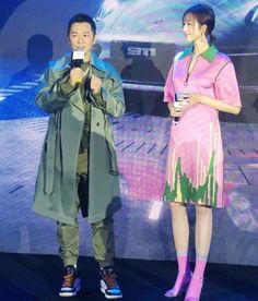 陈浩民老婆是哪里人(50岁陈浩民衰老太快,携妻儿一家现身,与小16岁老婆像两代人)