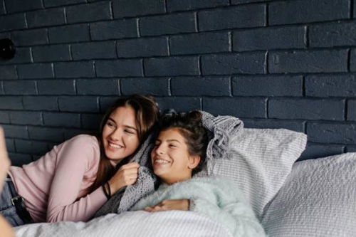 闺蜜老公出轨了怎么办(发现闺蜜老公出轨了怎么办)