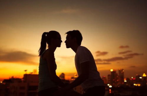 夜里12点联系你的男人 男人夜深人静想起的女人