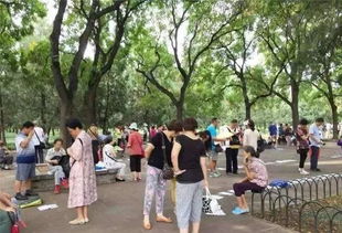 北京天坛公园相亲角 北京哪里有免费相亲的地方