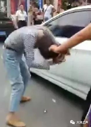 原配和小三打架 两个女员工打架