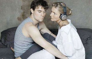 又梦见老公出轨而且特别真实 梦见老公出轨,心痛醒来