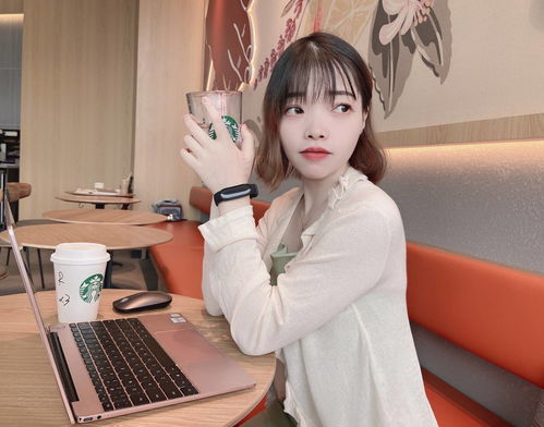 单纯的女生忽然成熟了 看着单纯但是是狠角色的女人