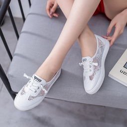 喜欢穿白鞋的女生心理 一年四季穿小白鞋女人性格