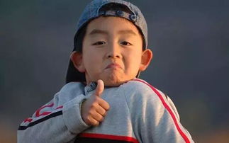 夸60岁男人不老的句子 赞美老男人的四字词语