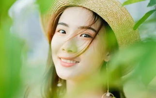 夸中年女人气质高雅的诗句 怎样夸中年女人的美