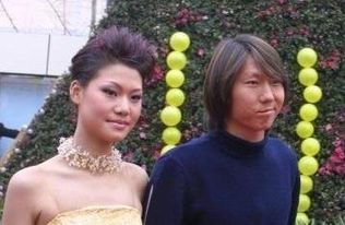 国足李铁现任妻子 足球李铁妻子是张泉灵吗