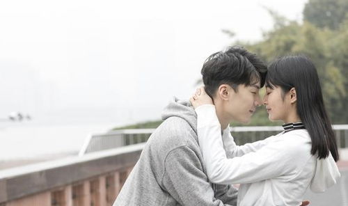 夸赞男人深情 如何赞美一个男人