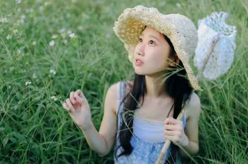 夸赞女人味十足的句子 夸美女的短句