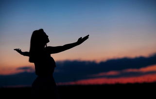 女人二十岁是桃花,三十岁是玫瑰 女人20岁30岁40岁顺口溜