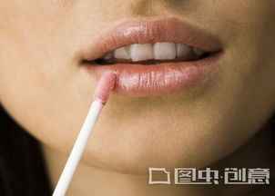 女人上唇上翘是不是命不好 女人上嘴唇往上翘是什么命