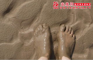 女人做梦梦到踩到淤泥里 梦到双脚踩进淤泥里