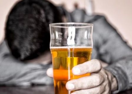 女人喝酒的唯美句子 高情商女人喝酒发朋友圈