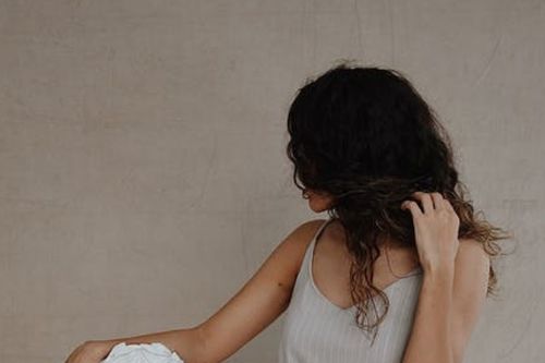 女人发一首烟雨唱扬州是什么意思 女生朋友圈发了首烟雨唱扬州