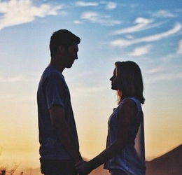 女人心里有了别人还能挽回吗 女友喜欢别人了要挽留吗