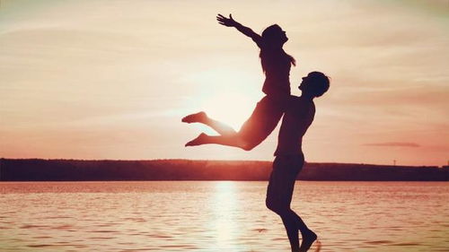 女人彻底爱上一个男人的表现 女人已经爱上你的征兆