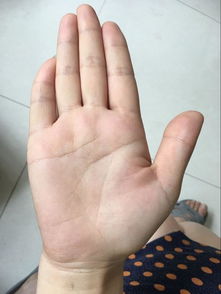 女人小拇指弯曲伸不直命运 女人小拇指合不拢的命