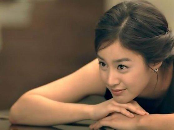 女人对男人嘟嘴表示什么 嘟嘴的女生什么心理啊