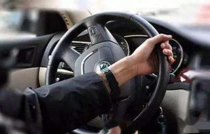 女人握方向盘霸气说说 握紧方向盘的人生格言