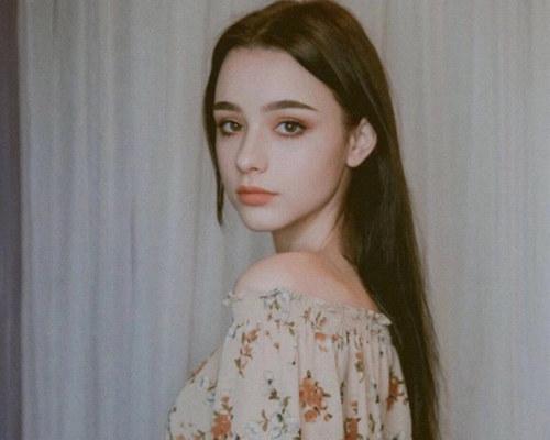 女人拥有干净脱俗的气质 为啥有的女生气质脱俗