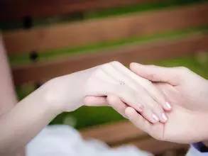 女人手柔软无骨的命运 女人手柔弱无骨好不好