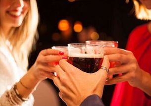 女人找男人喝酒的暗示 男女单独喝酒算暧昧吗