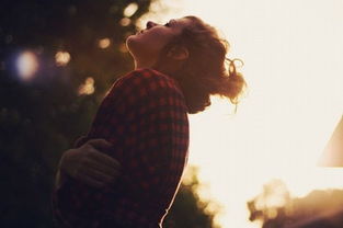 女人渴望被爱与呵护的说说 愿余生有人疼有人宠的说说