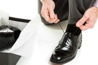 女人梦见鞋子上沾满泥巴 已婚妇女梦见鞋上沾满了土