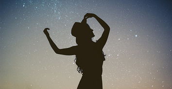 女人独处的短句文案 宁愿独来独往的句子