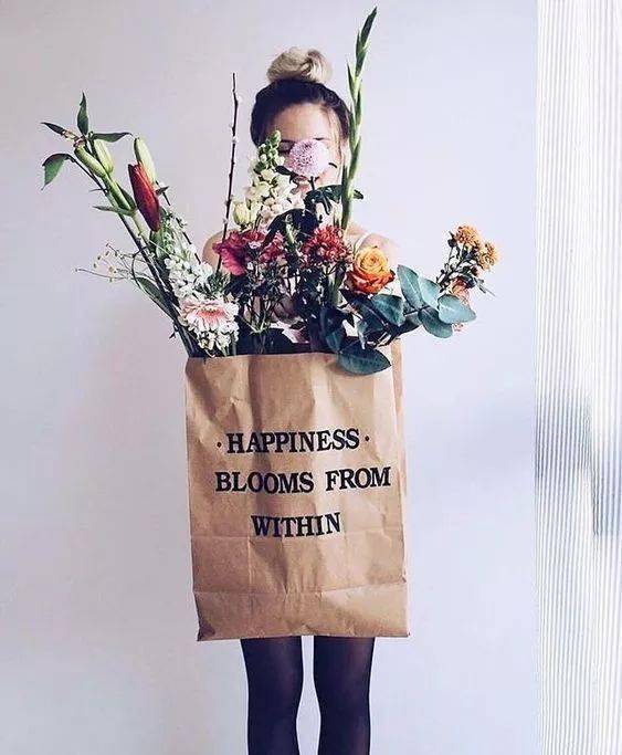 女人爱花说明什么 女子爱花经典名言