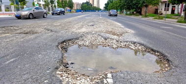女人梦见道路坑坑洼洼 女人梦见道路崎岖不平