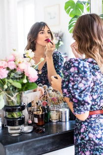 女人爱买衣服算败家吗 40岁女人一年买衣服的费用