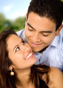 女人赞美男人暗示什么 女人公开夸一个男人代表什么