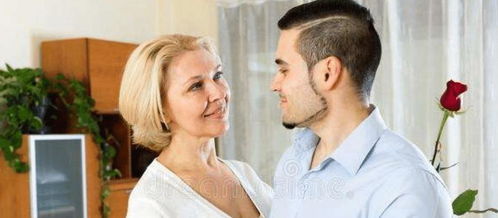 女人过了50岁还会出轨吗 70多岁女人还能同房吗