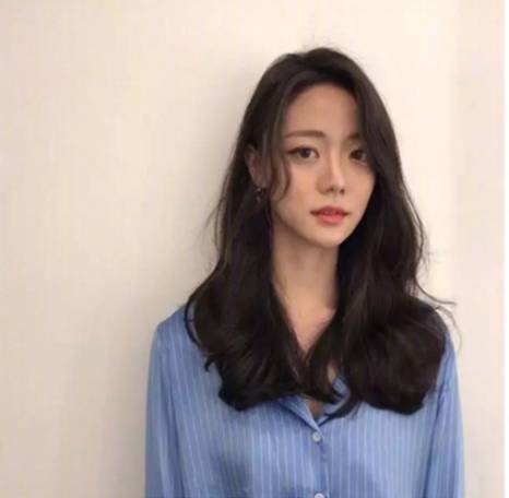 女人露额头是有讲究的 女性额头宽大发际线高